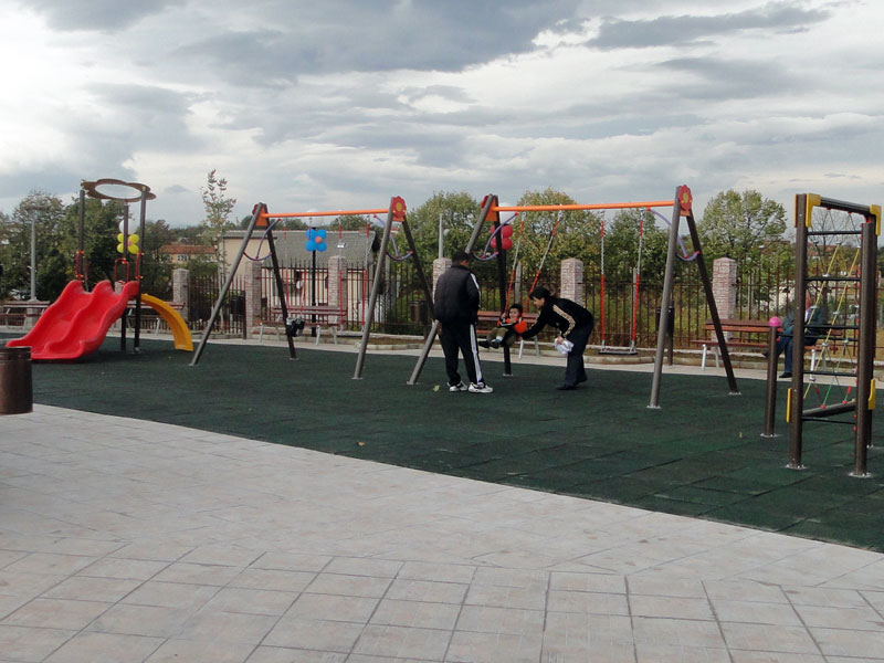 Нова площадка в Стамболово