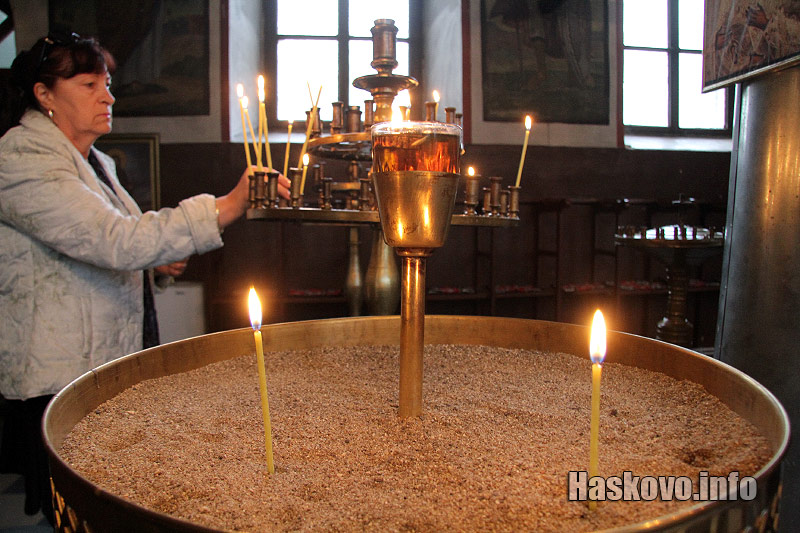 Почина патриарх Максим