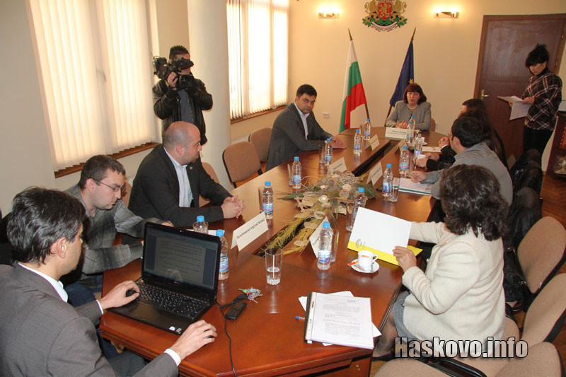 Консултациите