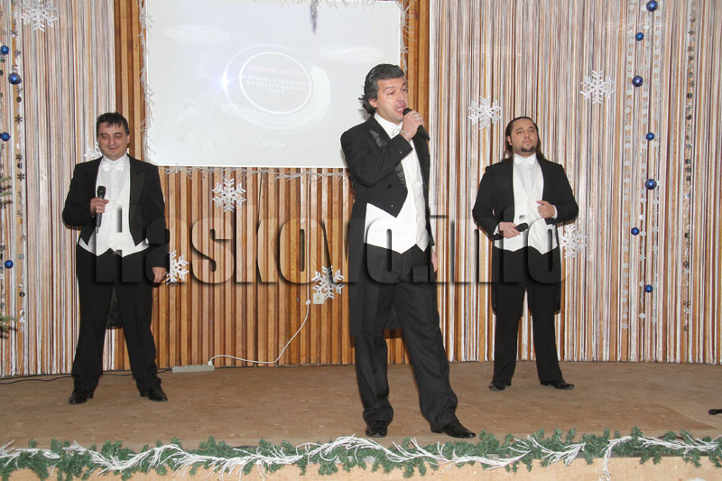 Коледният бал Коледният бал