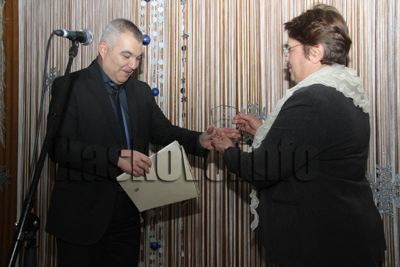 Коледният бал Коледният бал