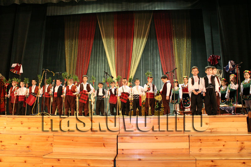 Спектакълът