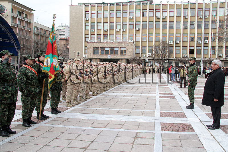 Военнослужещи