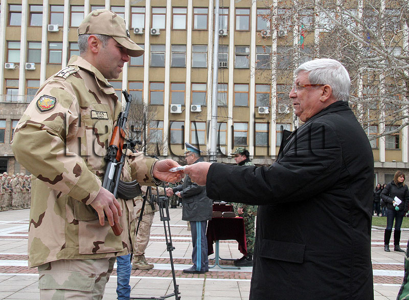 военнослужещи