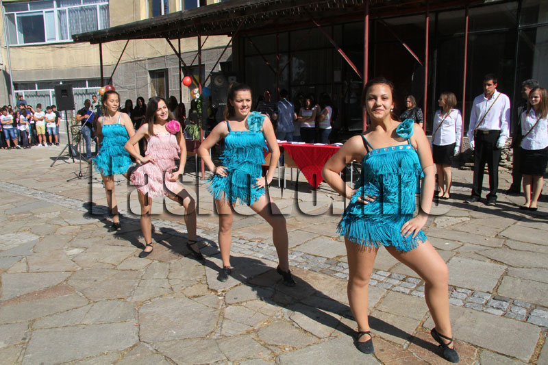 Абитуриенти