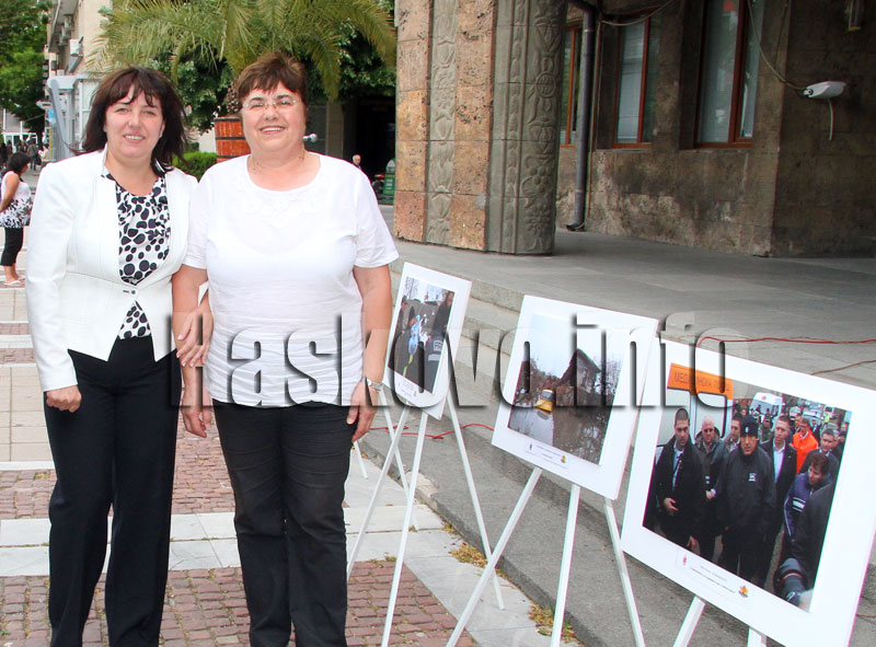 Ирена Узунова и председателят на БЧК Минка Мечеринкова