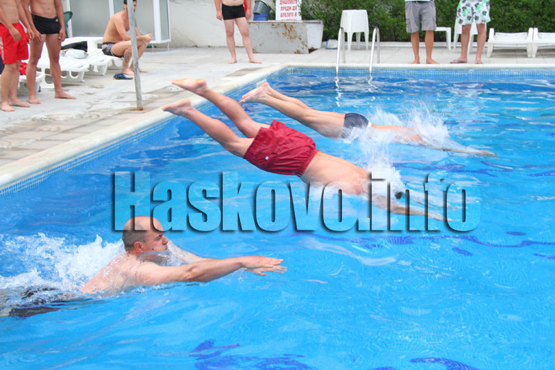 Спасители Спасители