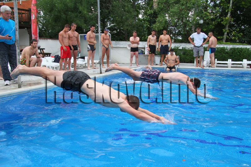 Спасители Спасители