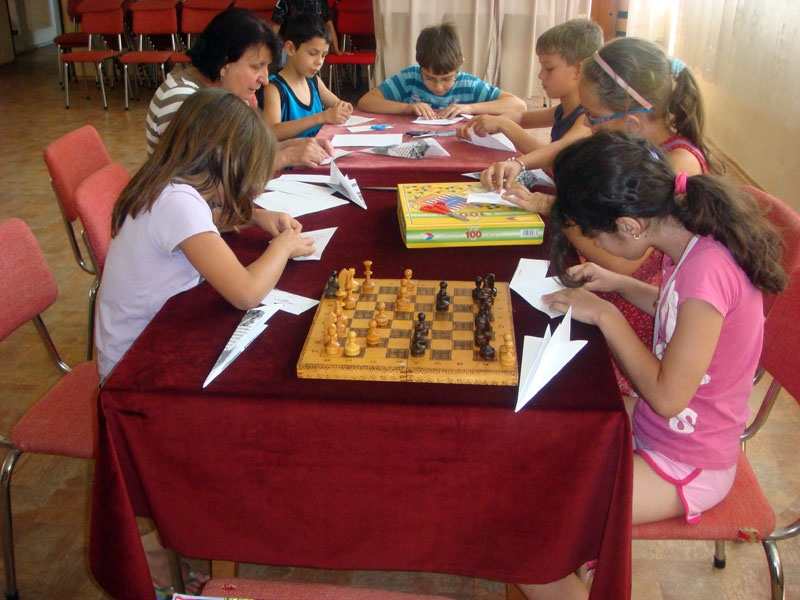 Весело лято