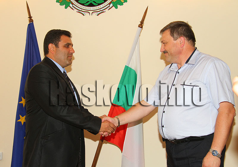 Исов сменя Нанев