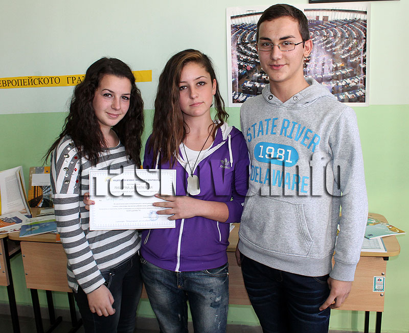 Доброволци