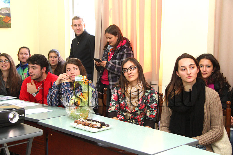 Доброволци