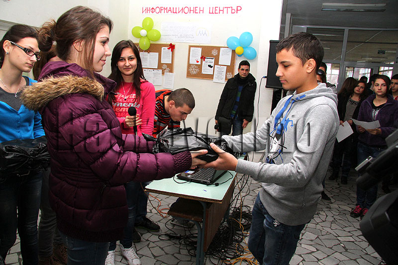 Доброволци