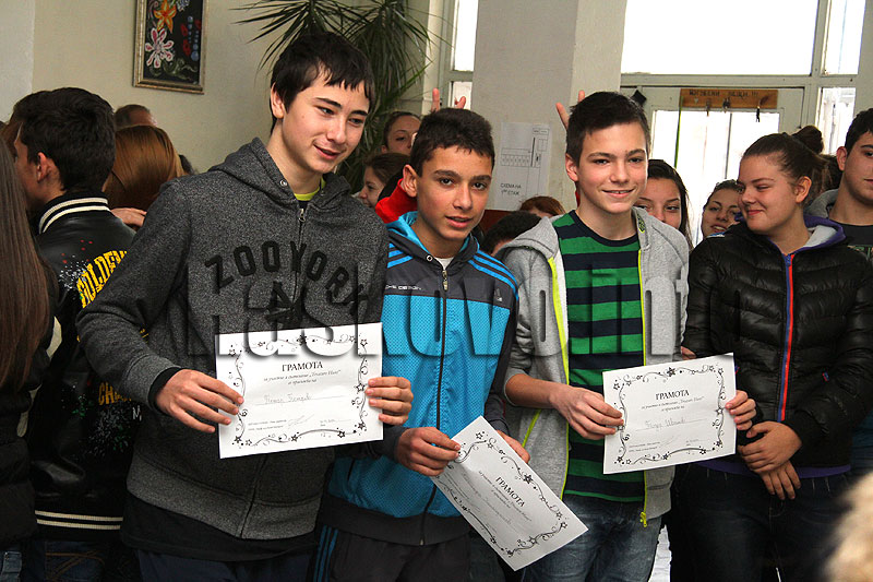 Доброволци