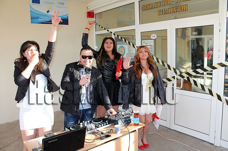 Абитуриенти Абитуриенти