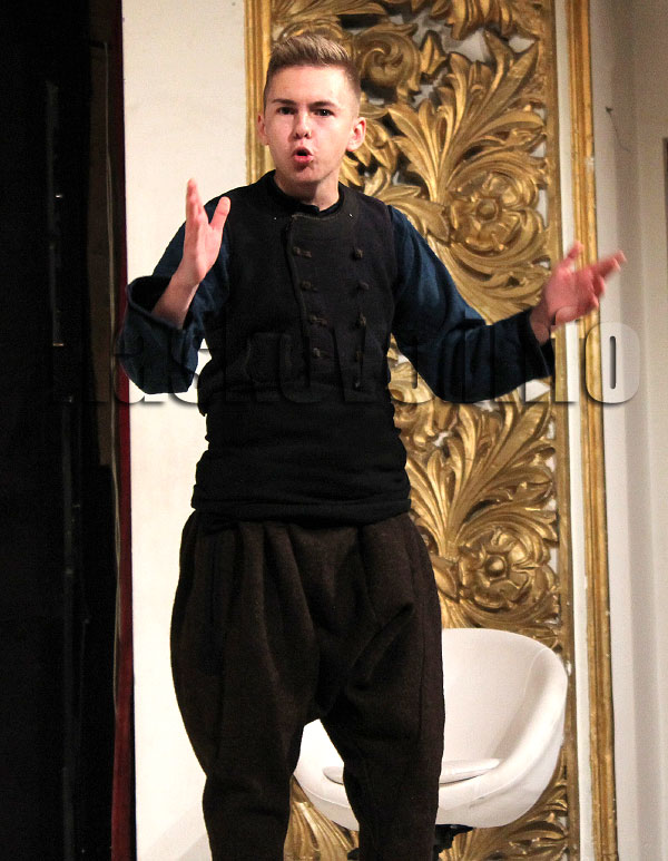 Театър Театър