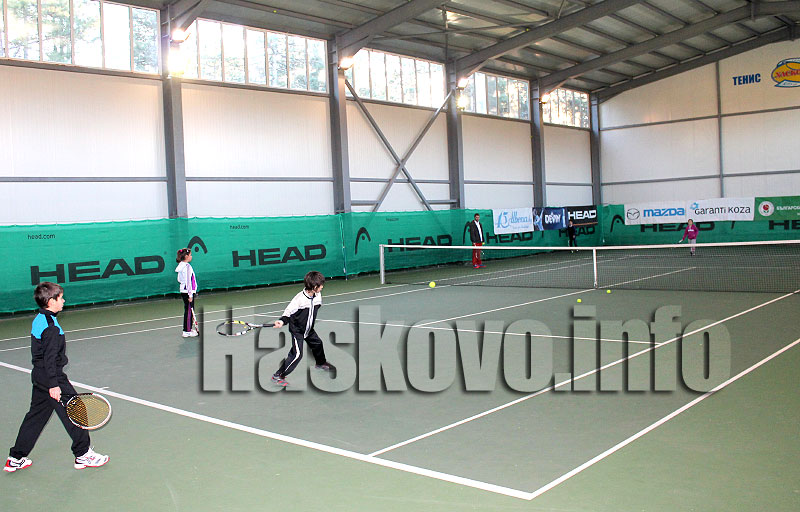 Тенис Тенис