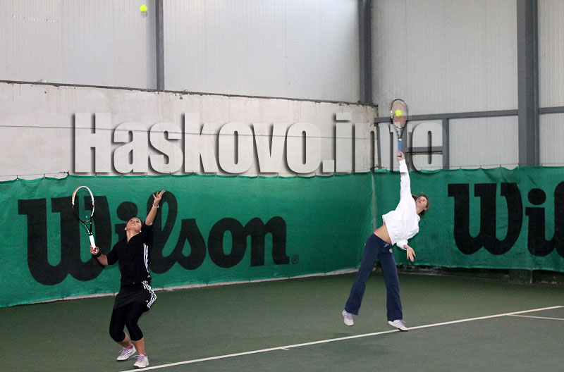 Тенис Тенис