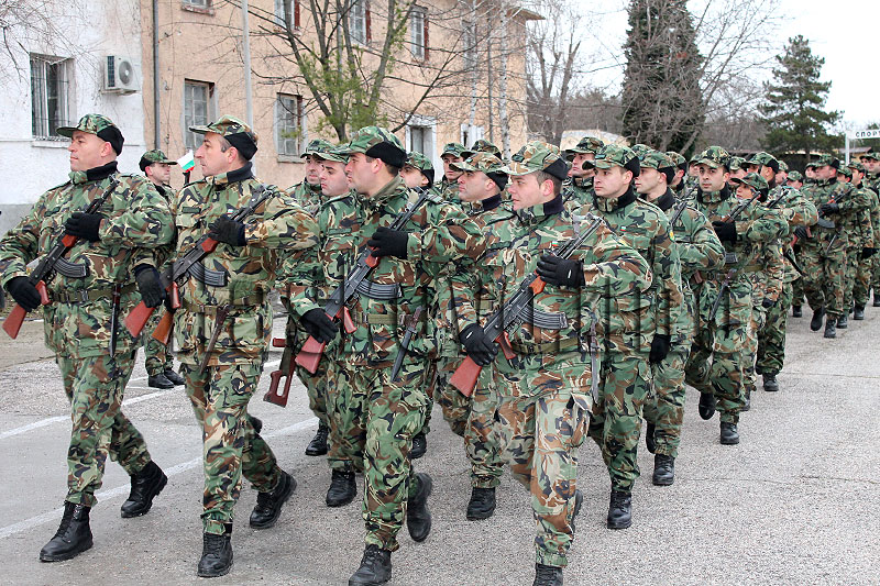 Военни Военни