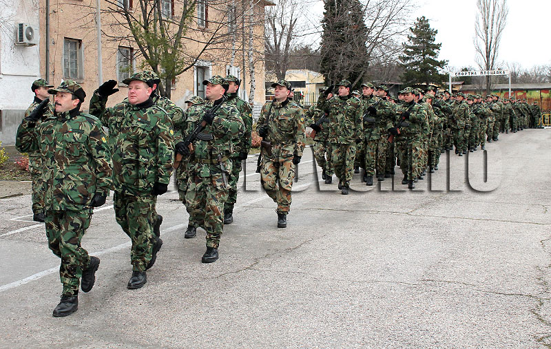 Военни Военни