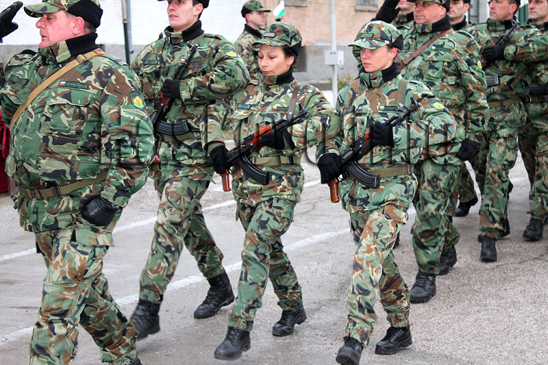 Военни Военни