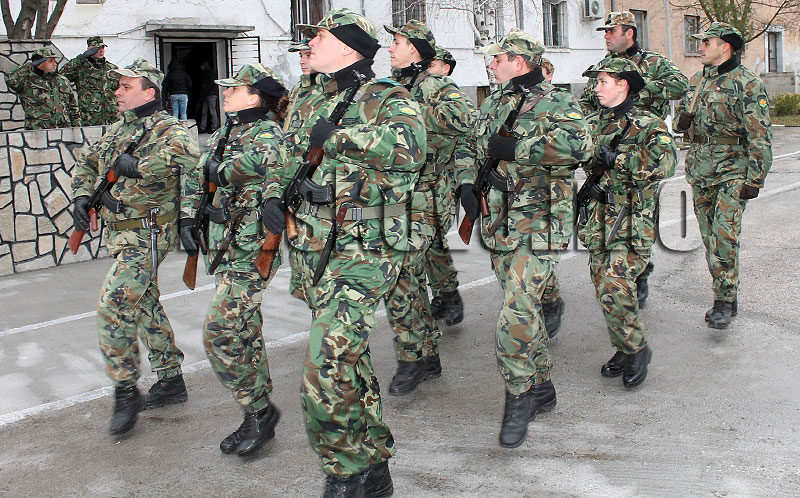 Военни Военни