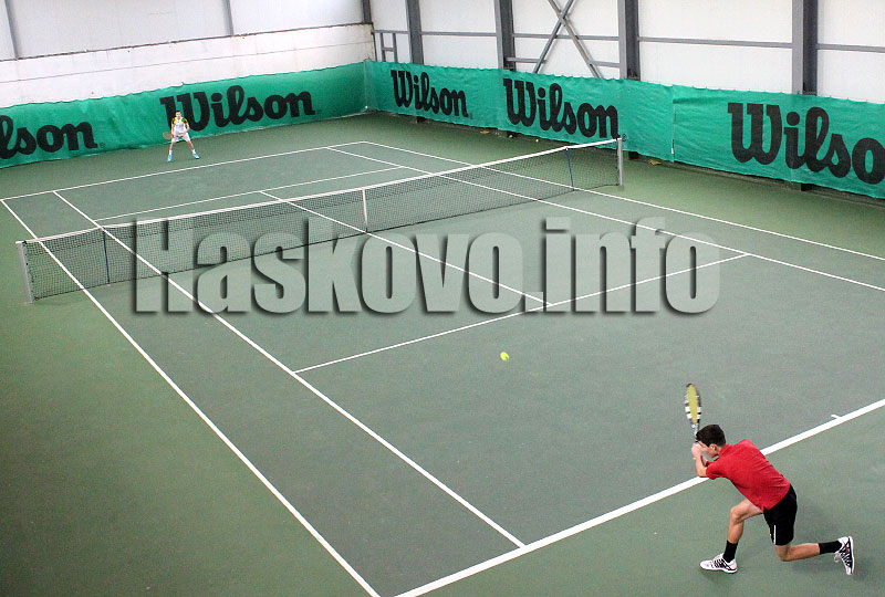 Тенис Тенис