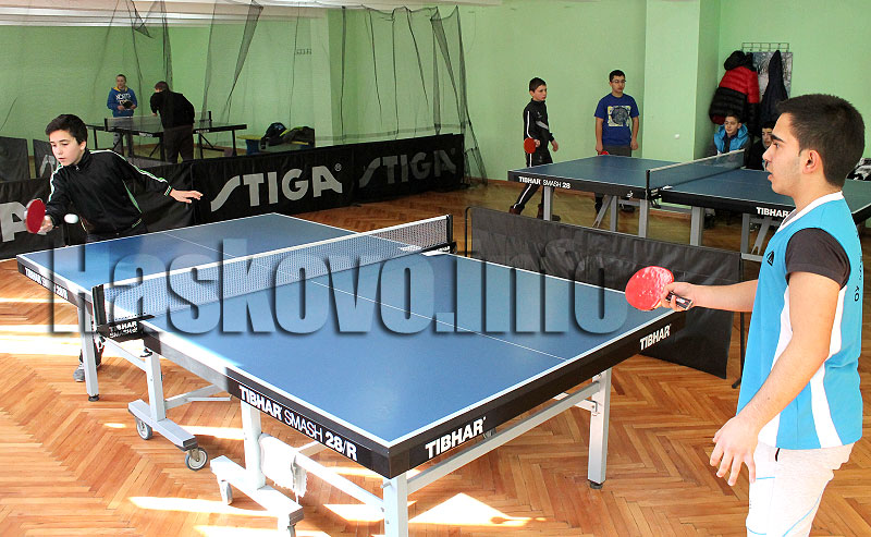 Тенис Тенис