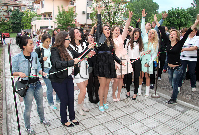 Абитуриенти