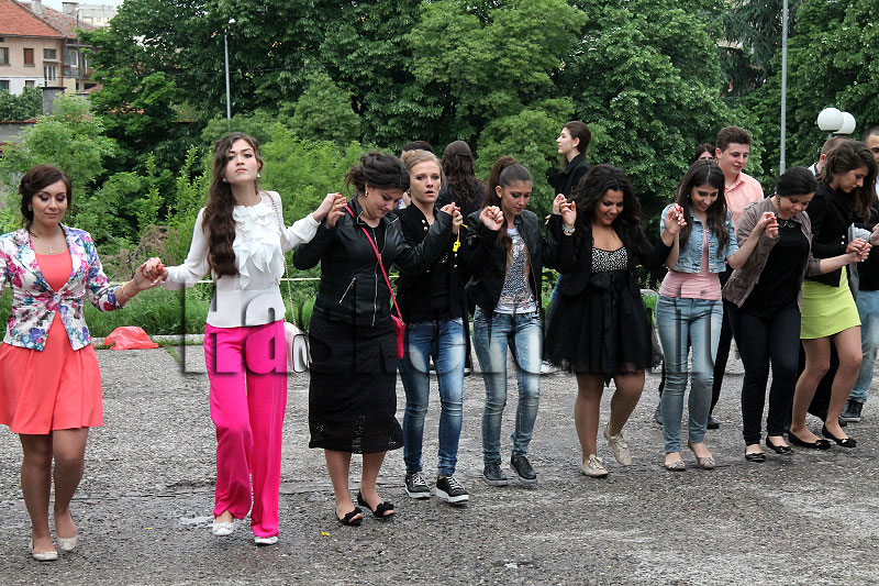 Абитуриенти