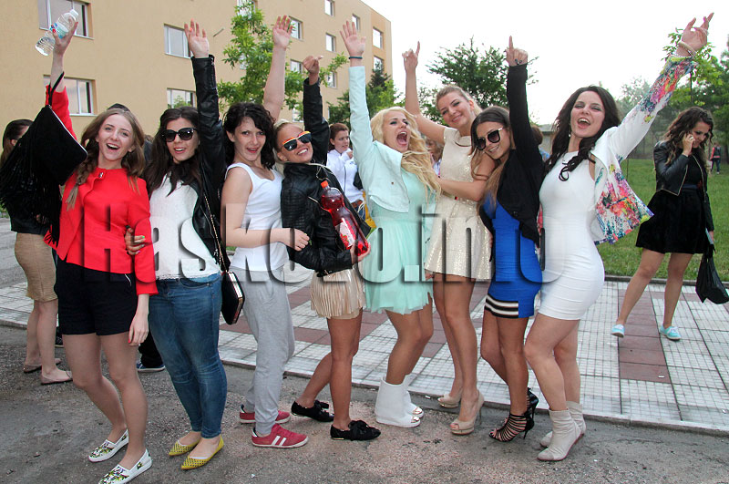 Абитуриенти