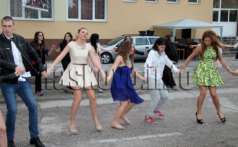 Абитуриенти