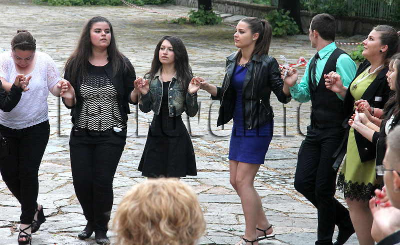 Абитуриенти