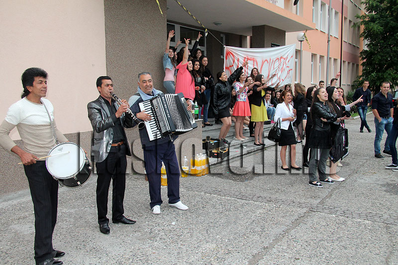 Абитуриенти