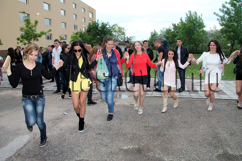 Абитуриенти