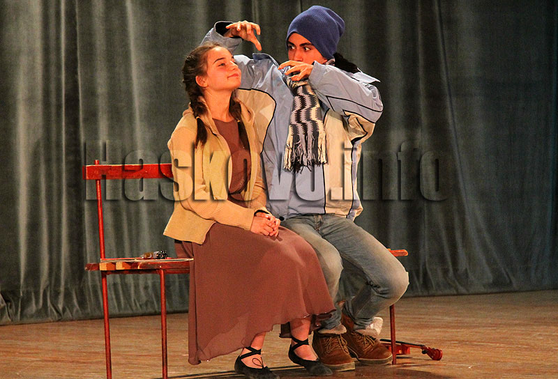 Театър Театър