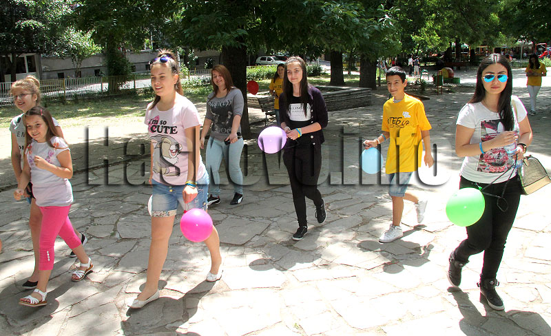 Младежи Младежи