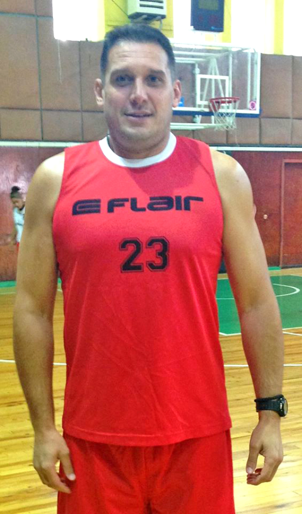 Помощник треньор