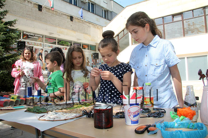 Младежки Младежки