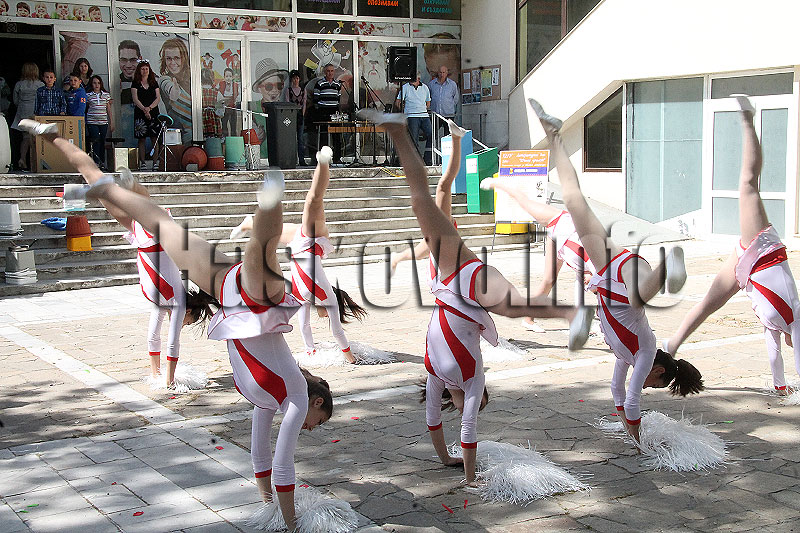 Младежки Младежки