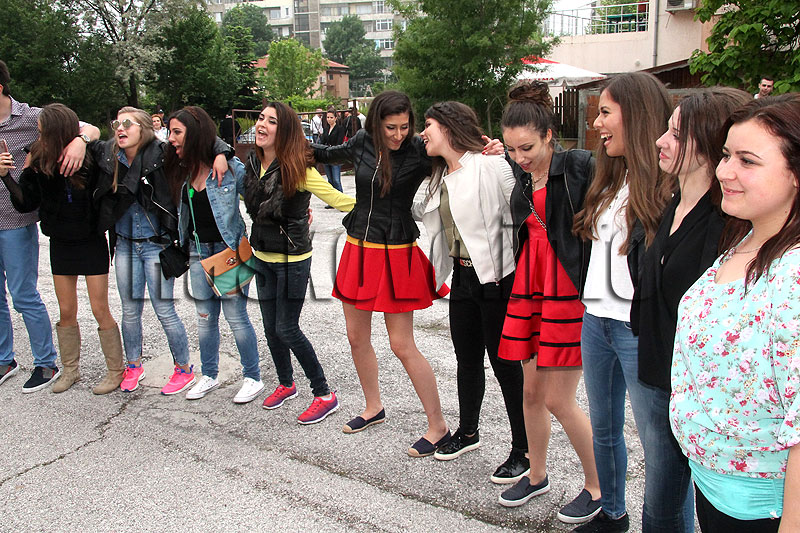 Абитуриенти Абитуриенти