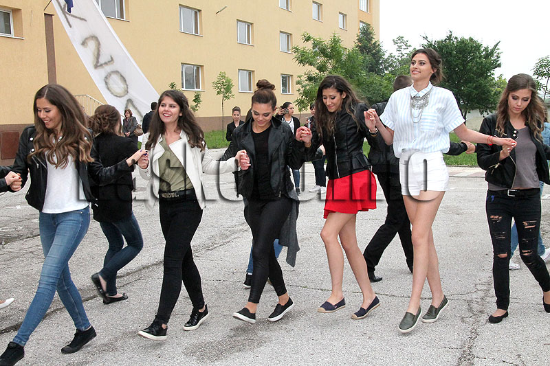 Абитуриенти Абитуриенти