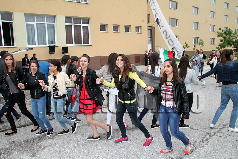 Абитуриенти Абитуриенти