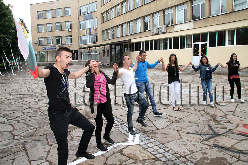 Абитуриенти Абитуриенти