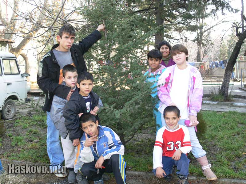 Децата ще украсят елха в четвъртък