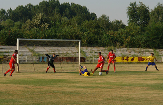 Грешка в защитата на ЦСКА доведе до третия гол