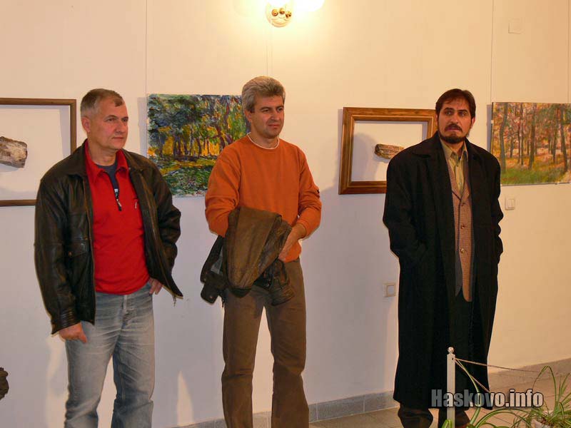 Авторите на изложбата и Владо Запрянов