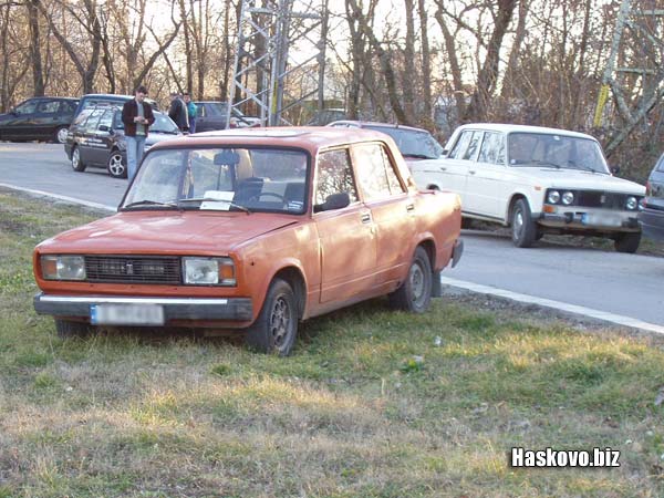 Автомобили в парка