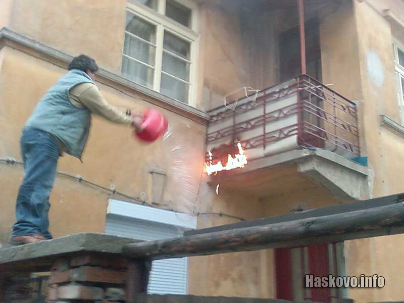 Преди няколко месеца подобен инцидент подпали тераса в Хасково