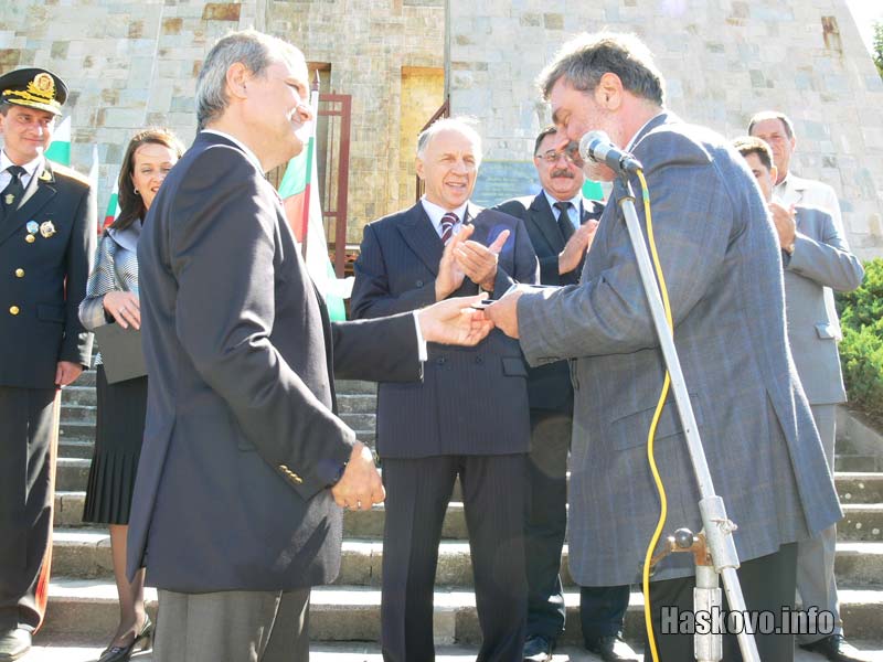 Министърът връчи на кмета Георги Иванов почетно отличие на МВР